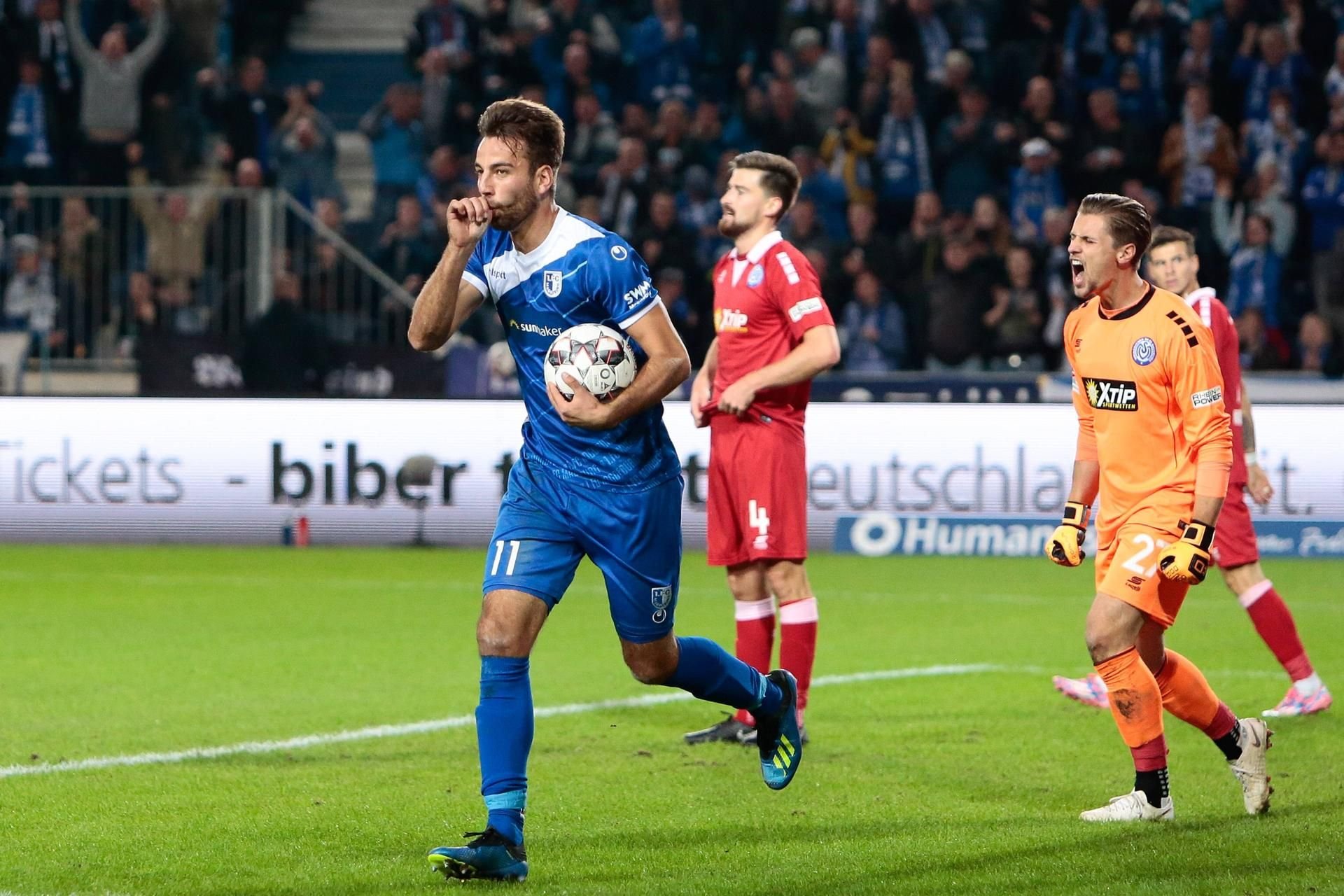 Tor und Babyjubel: Magdeburgs Christian Beck ist am Mittag Vater geworden, am Abend traf er zum 1:1 gegen den MSV Duisburg.