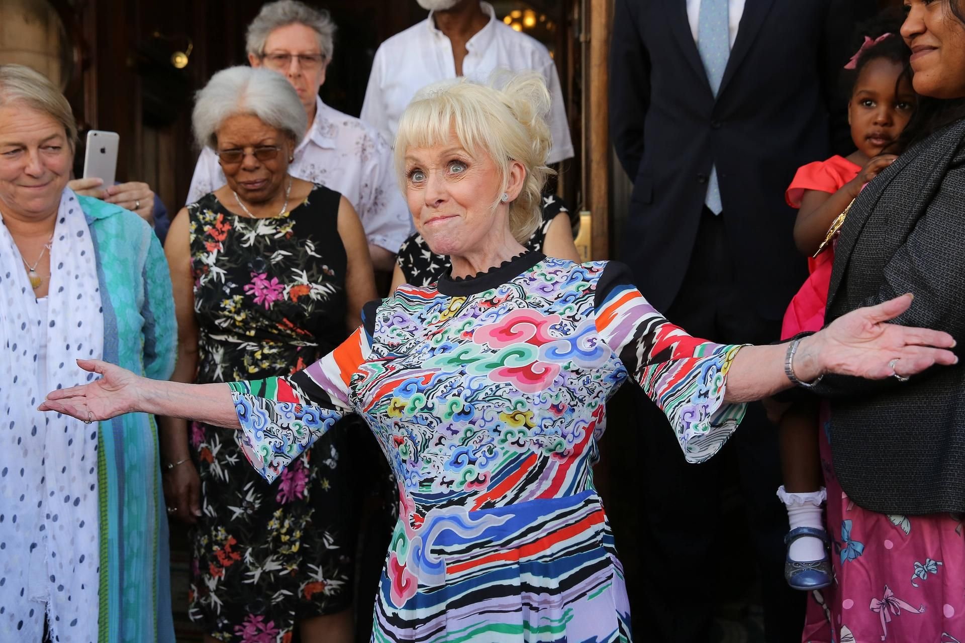 Die britische Schauspielerin Barbara Windsor ist im Alter von 83 Jahren gestorben.