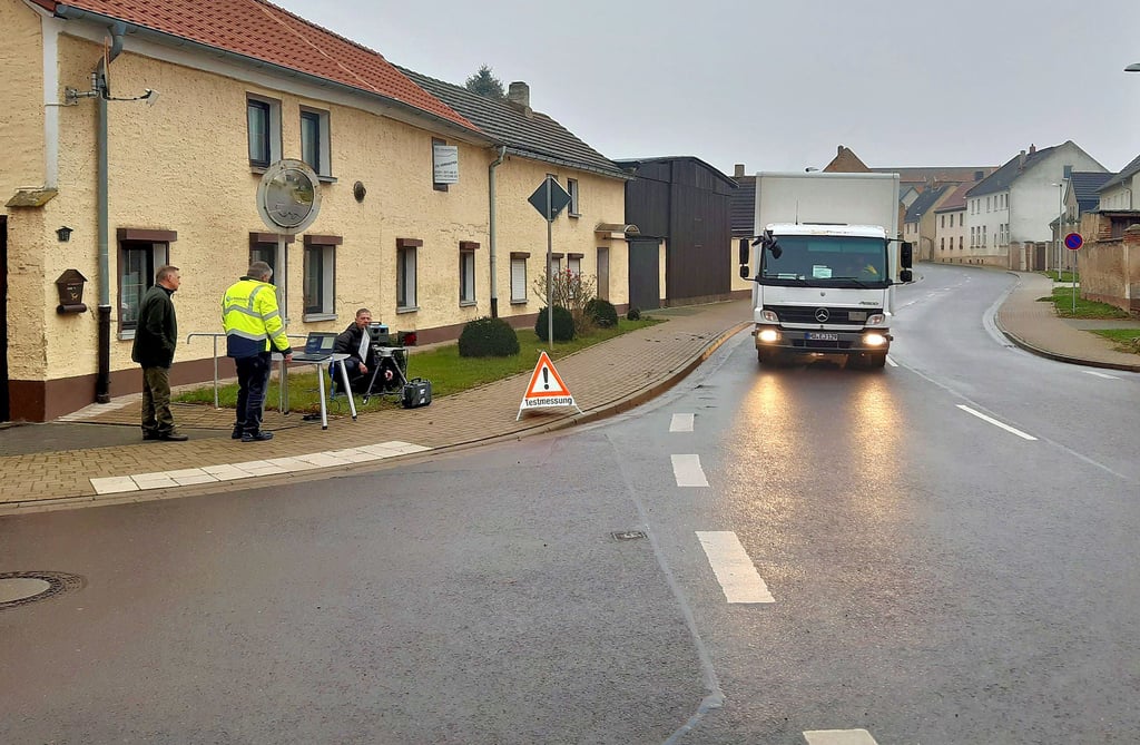 Verkehrsmessungen den der Bundesstraße 246a in Altenweddingen ergaben, dass sich ein sehr hoher Anteil der Fahrer nicht an die Geschwindigkeitsbegrenzung hält.