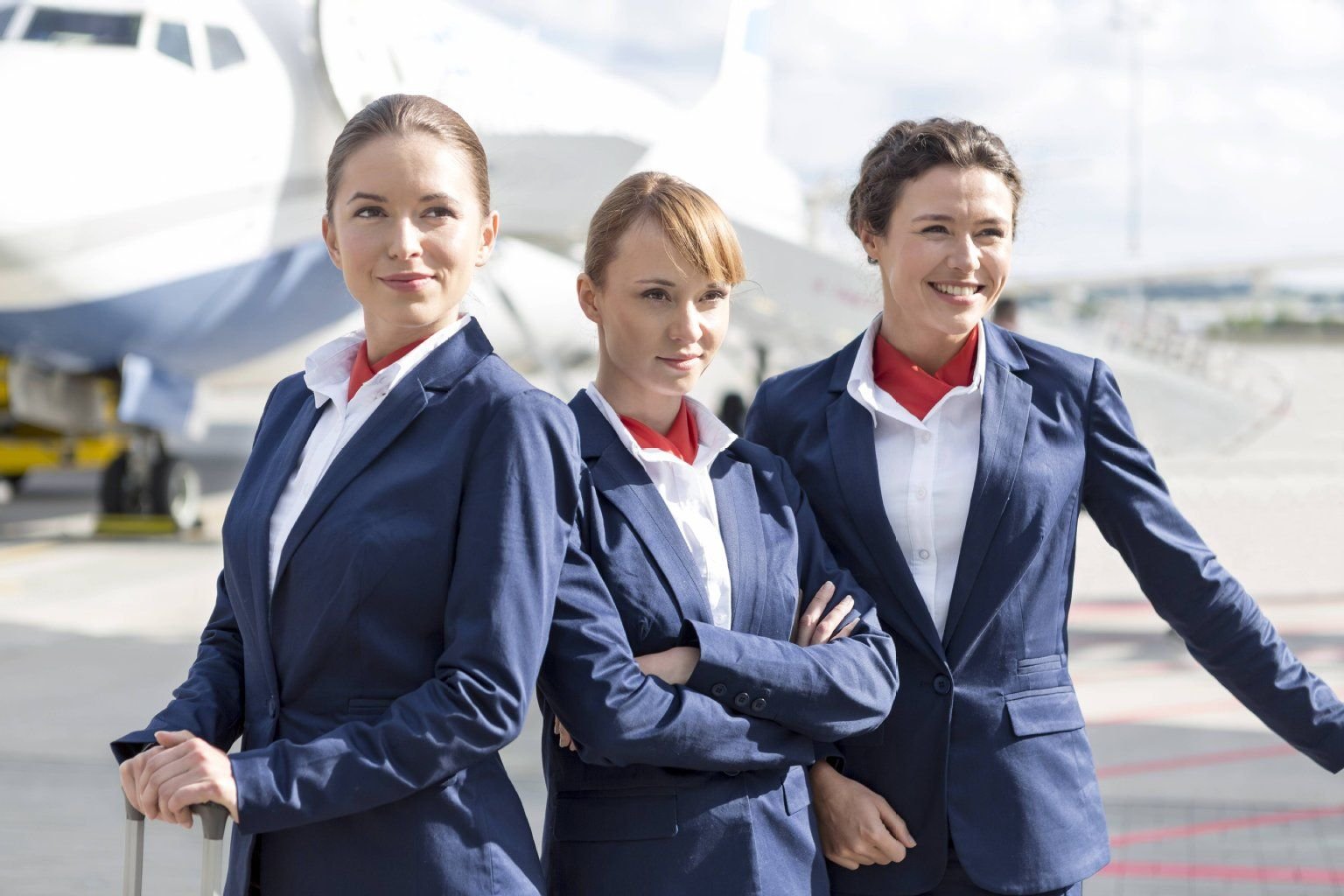 Lächeln, auch wenn die Passagiere nerven: Flugbegleiterinnen dürfen ihre Gefühle nicht zeigen.
