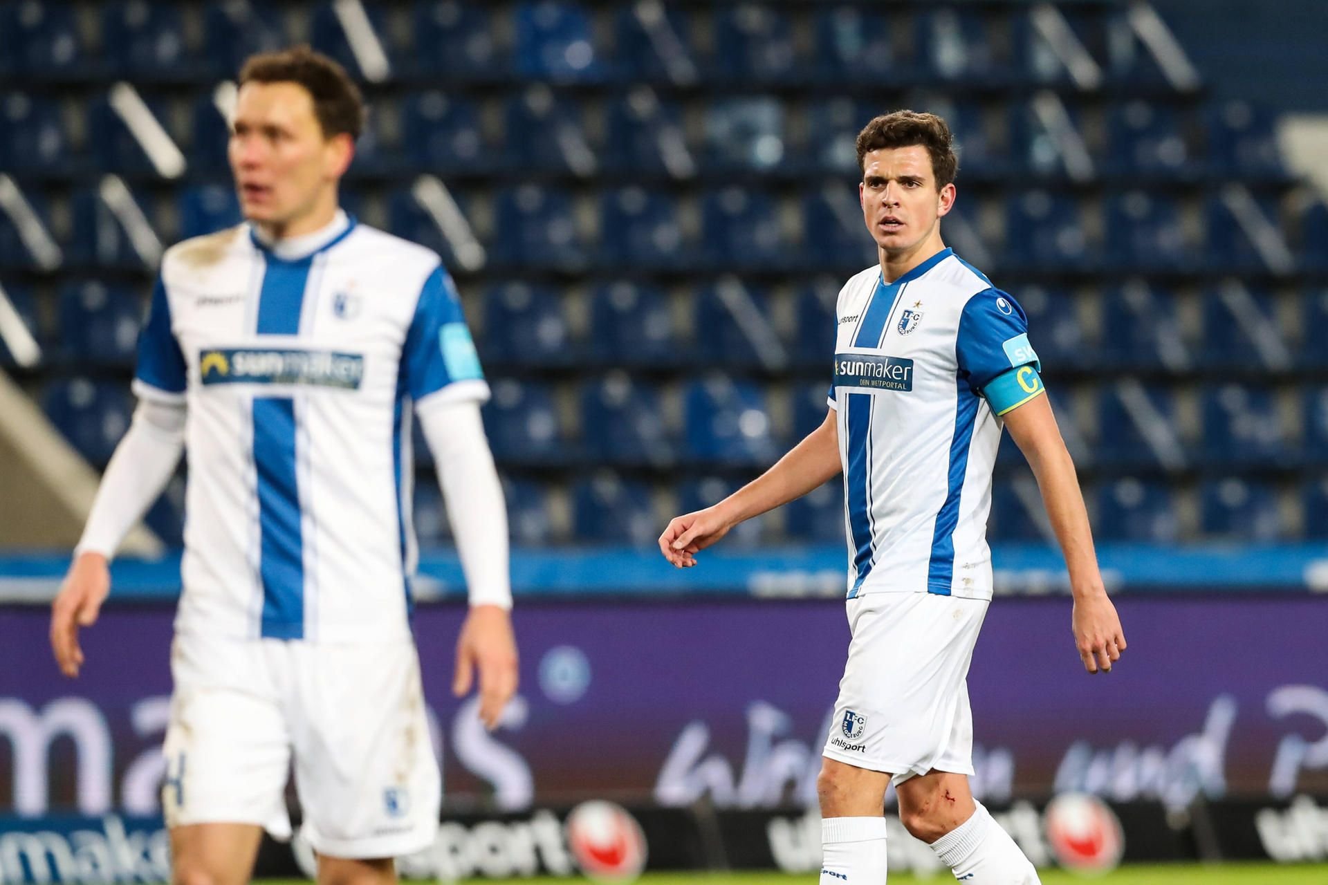 Abwehrspieler Tobias Müller (r.) ist neuer Kapitän beim 1. FC Magdeburg.