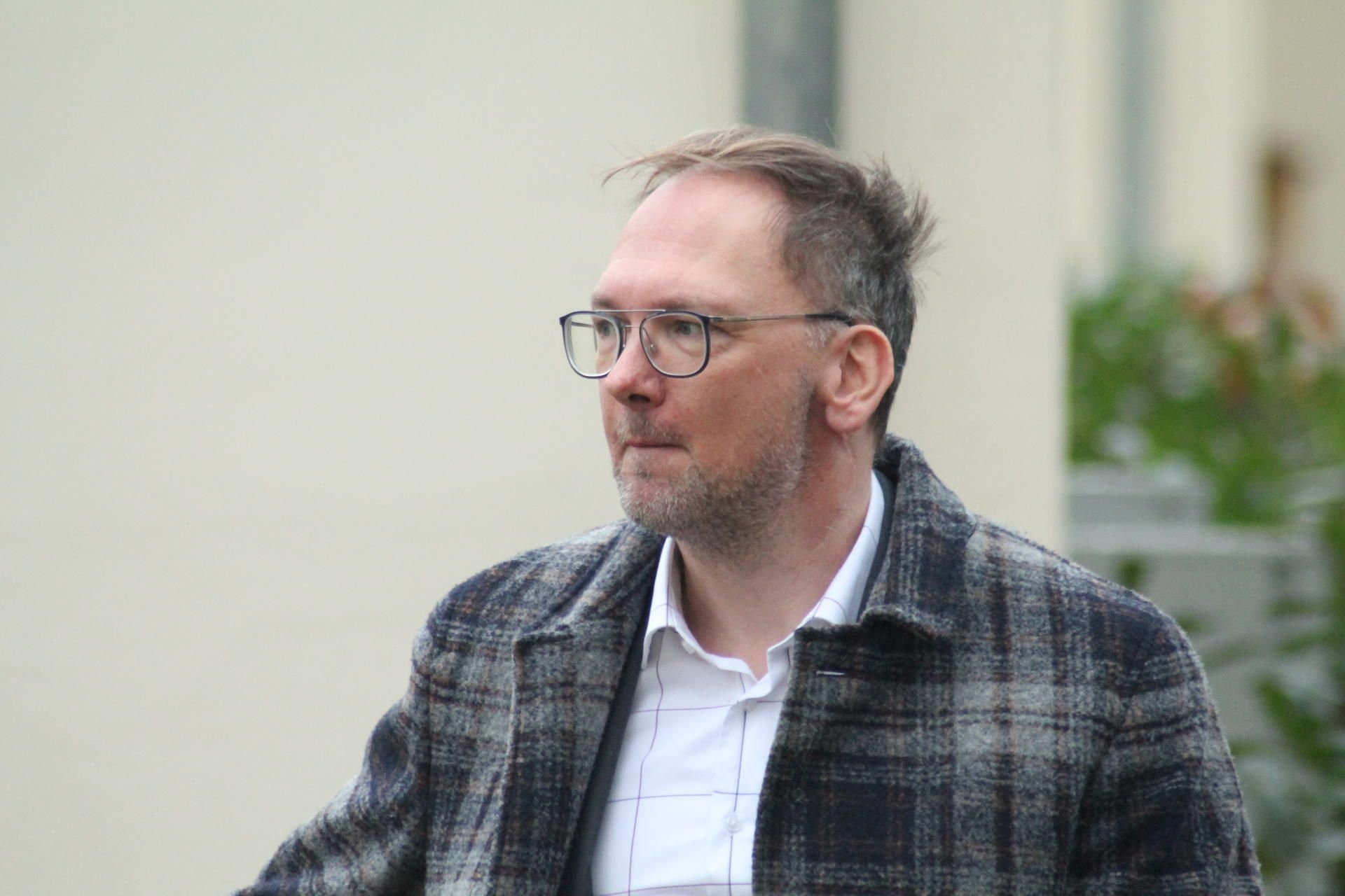 Lars-Jörn Zimmer am Sonntag in Neugattersleben auf dem Weg zur Krisensitzung der CDU. Drei Stunden später ist er seinen Sitz im Landesvorstand los.