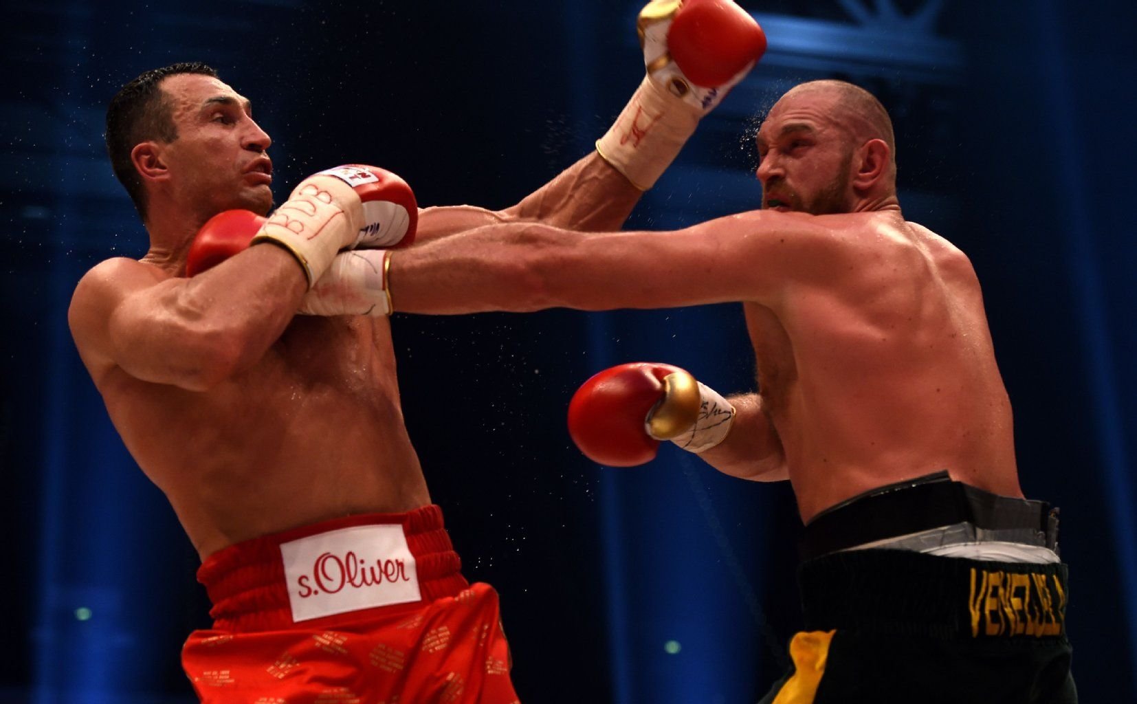 Wladimir Klitschko und Tyson Fury treffen im kommenden Jahr erneut aufeinander.