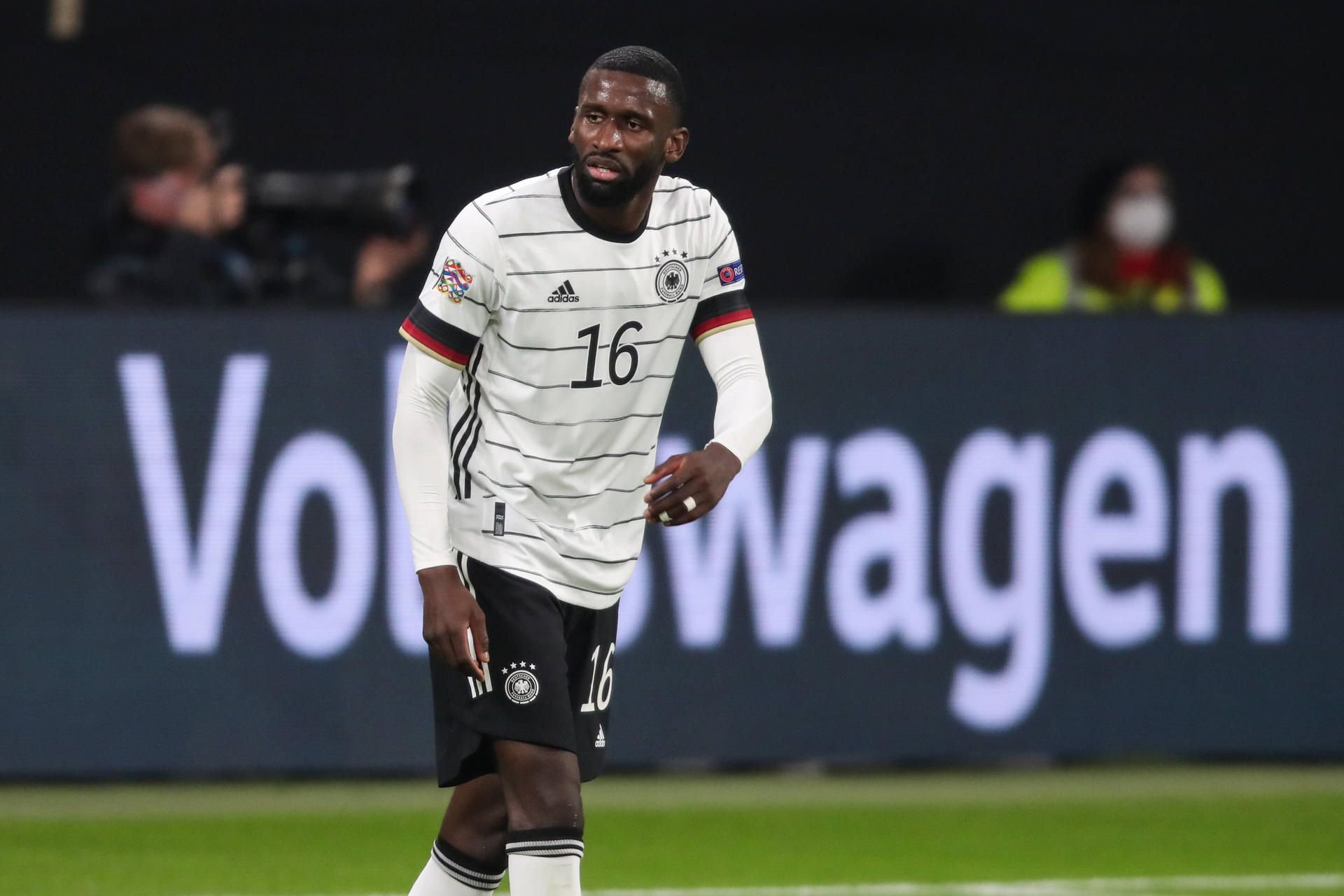 Antonio Rüdiger hat Ärzte und Krankenschwestern im Kampf gegen das Corona-Virus zumindest moralisch unterstützt.
