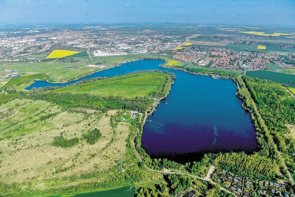Dieses Luftbild vom Hufeisensee ist gelistet als „909“ und kann im MZ-Bildershop bestellt werden.