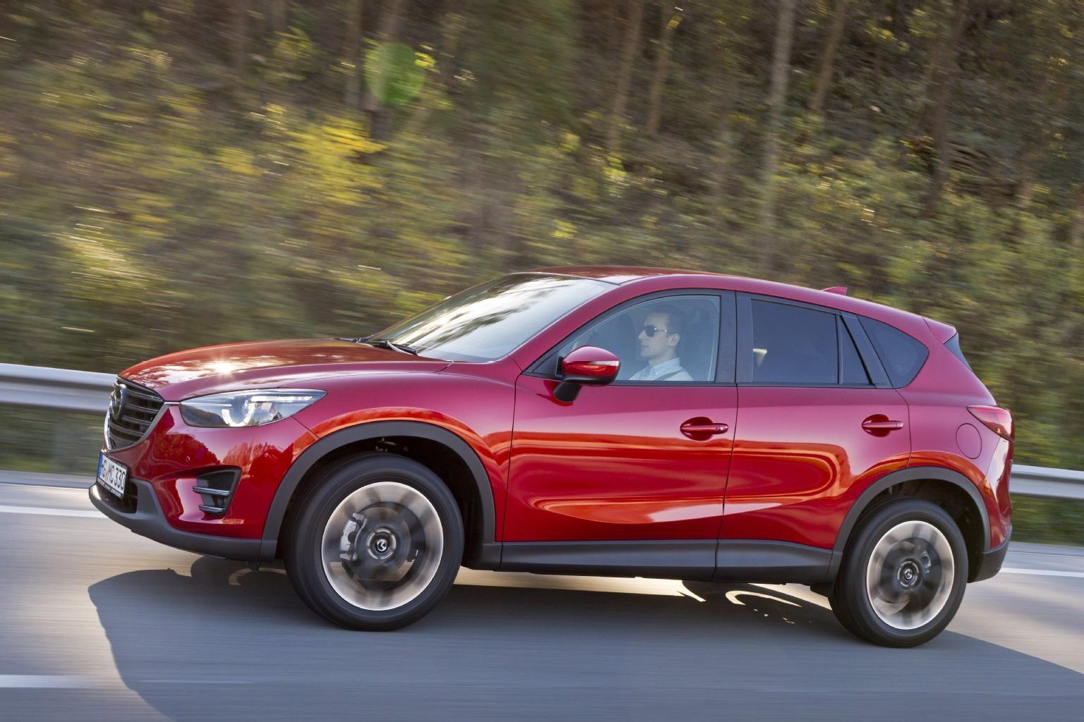 Der Mazda CX-5 wurde zum „Familienauto des Jahres 2015“ gewählt. Auch viele Familien legen sich einen SUV zu.