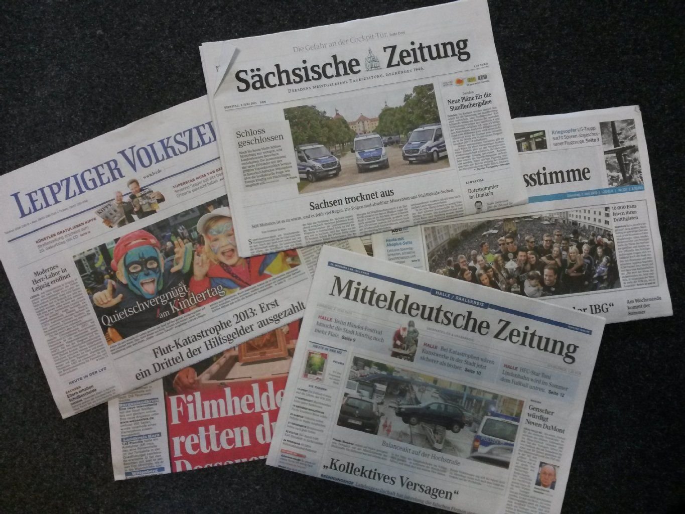 Die Titelblätter der regionalen Tagespresse am Dienstag.