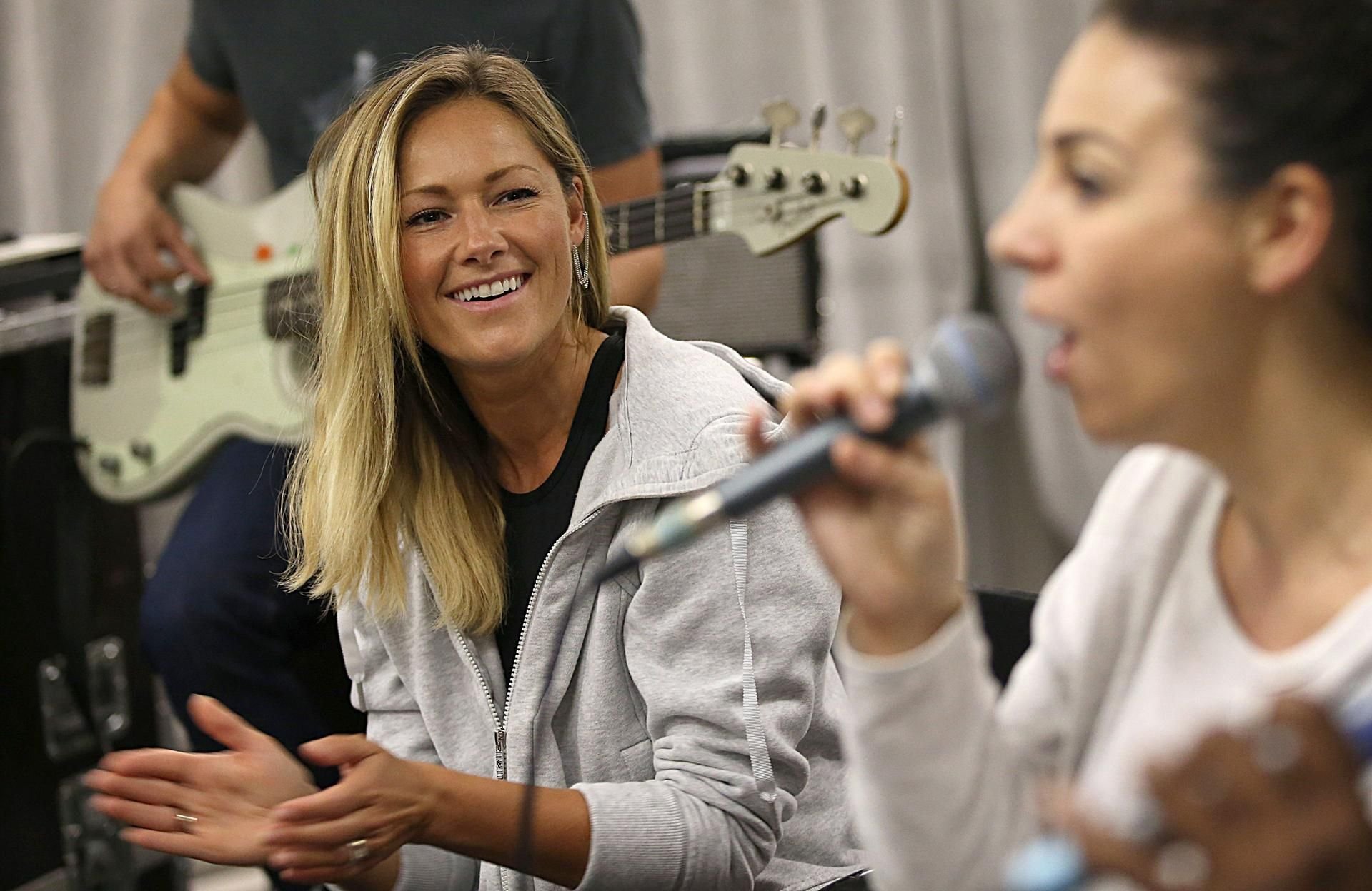 Probe mit Background-Sängerin: Helene Fischer klatscht mit, Sitzt auch jeder Ton?