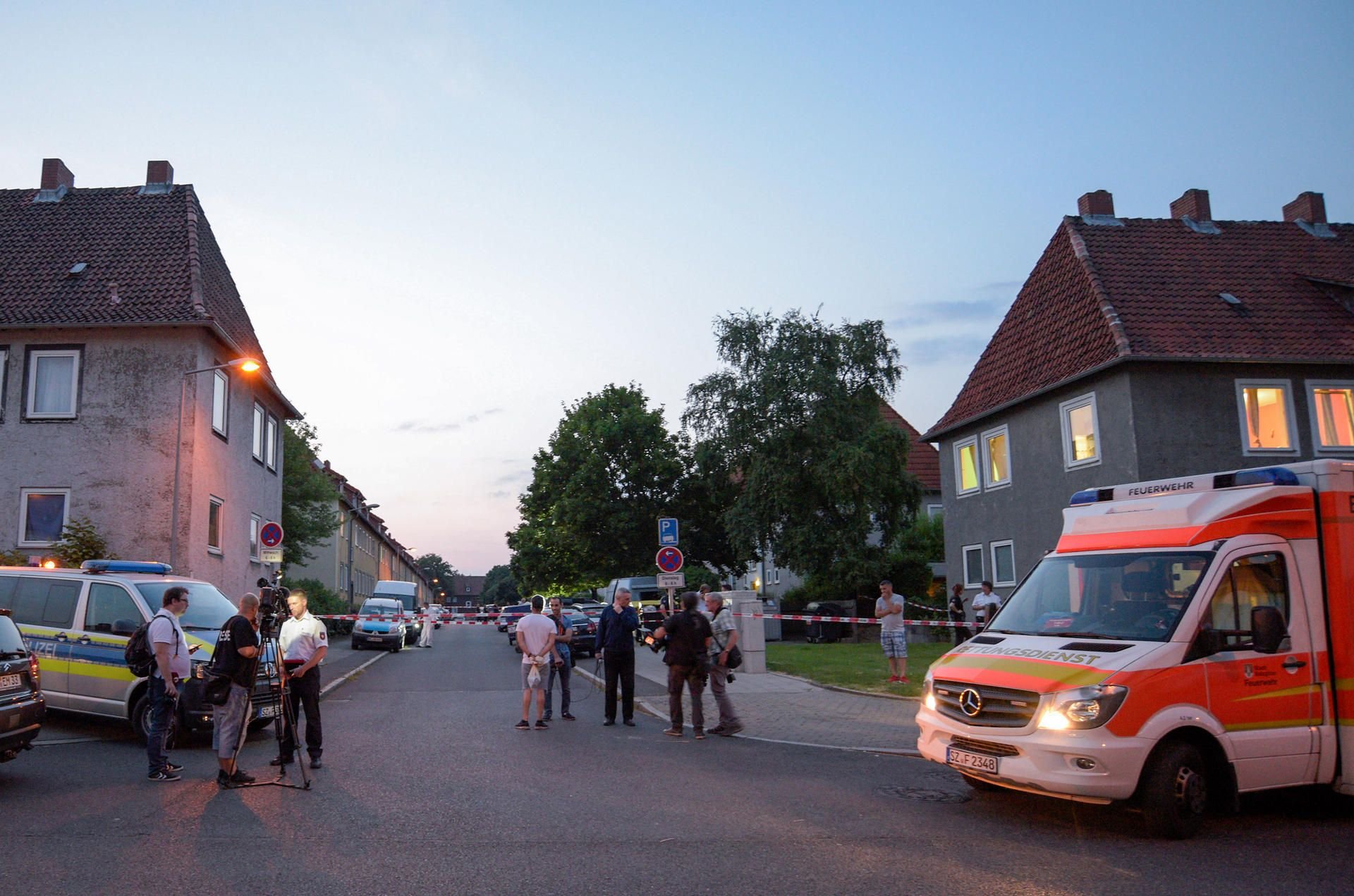 Eine 30 Jahre alte Frau ist auf offener Straße erschossen worden