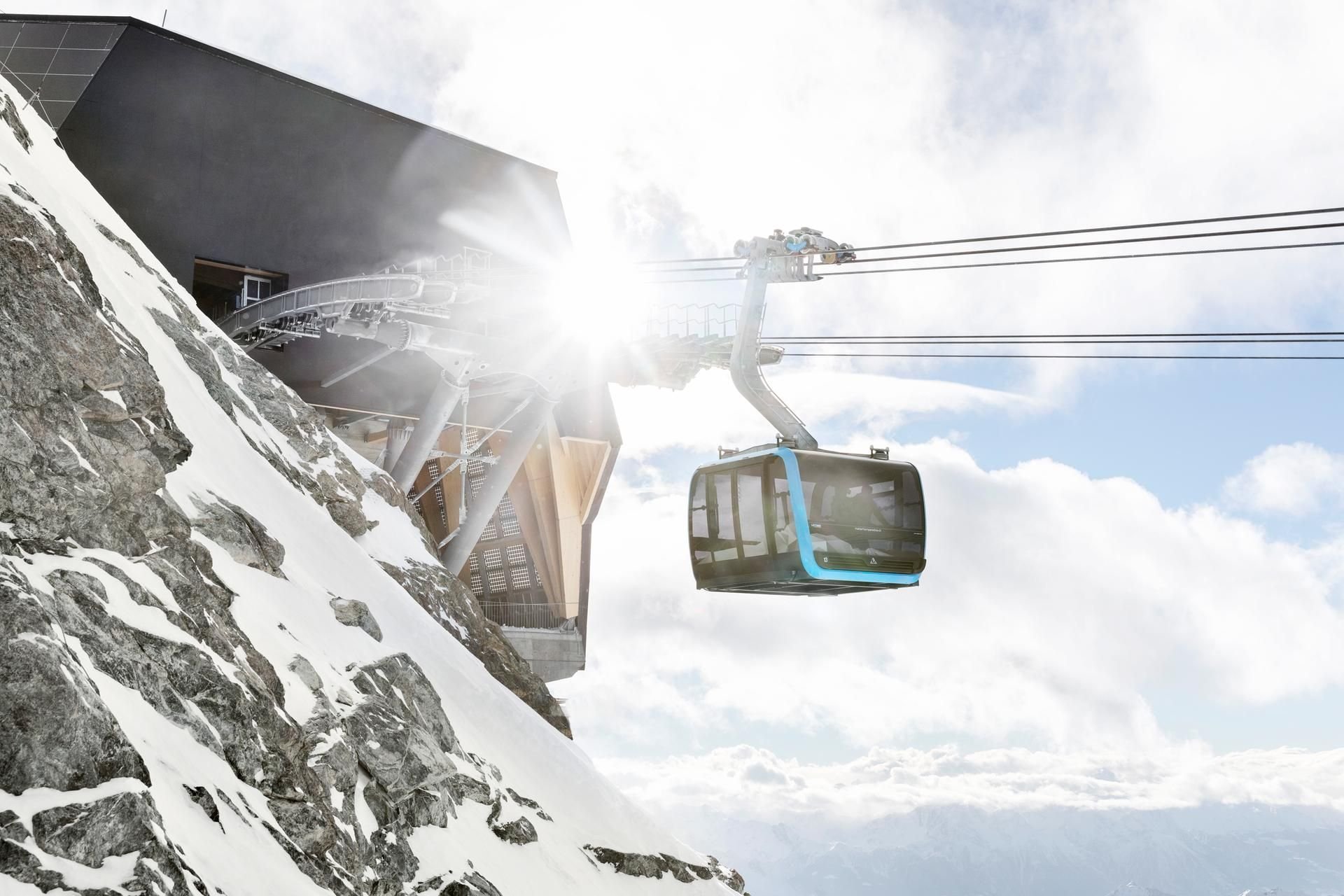Höher geht es nicht in Europa. Die Bergstation der Glacier Ride liegt auf 3821 Metern Höhe.
