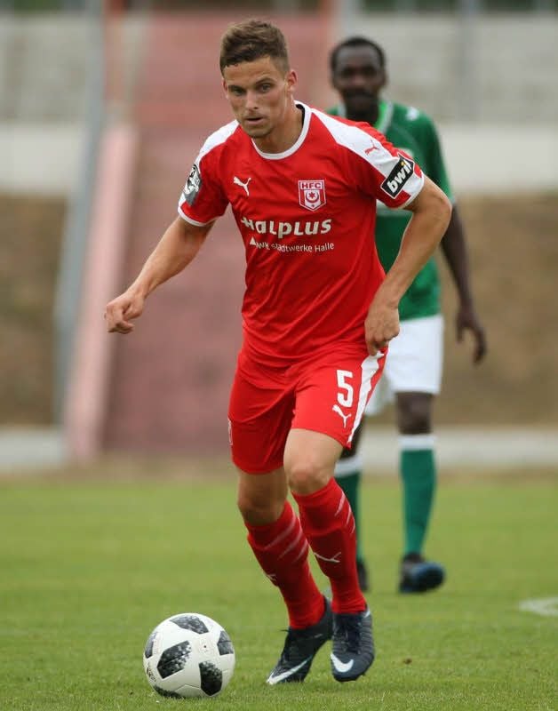 Im Testkick gegen Halle-Neustadt wechselte Moritz Heyer zwischen Verteidigung und Mittelfeld.