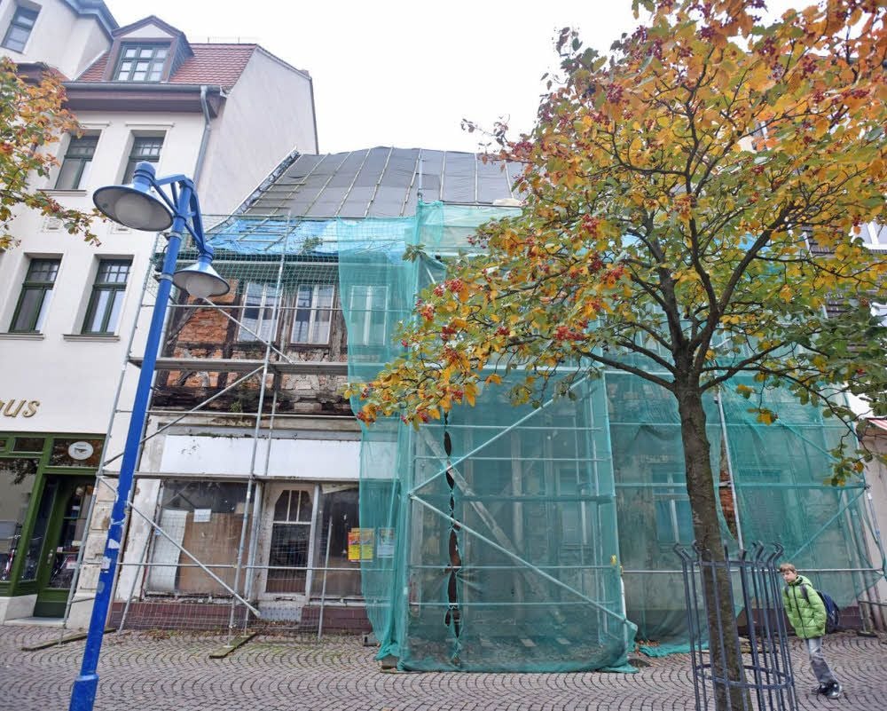 Das Bürgermeisterhaus in der Bitterfelder Burgstraße hat schon bessere Zeiten erlebt.