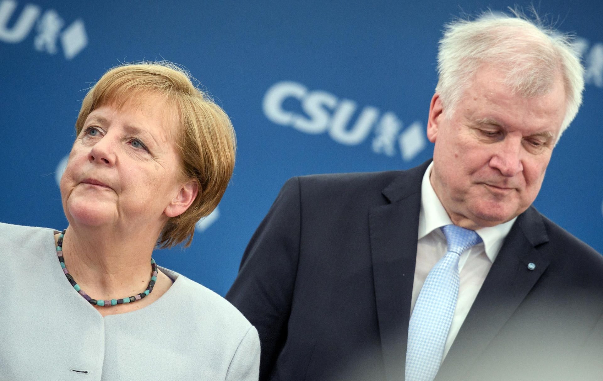 Bundeskanzlerin Angela Merkel (l.) und Horst Seehofer