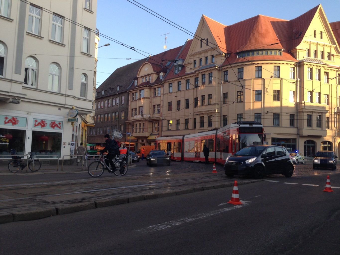 Bereits im März 2014 war am Steintor in Halle eine Straßenbahn entgleist.