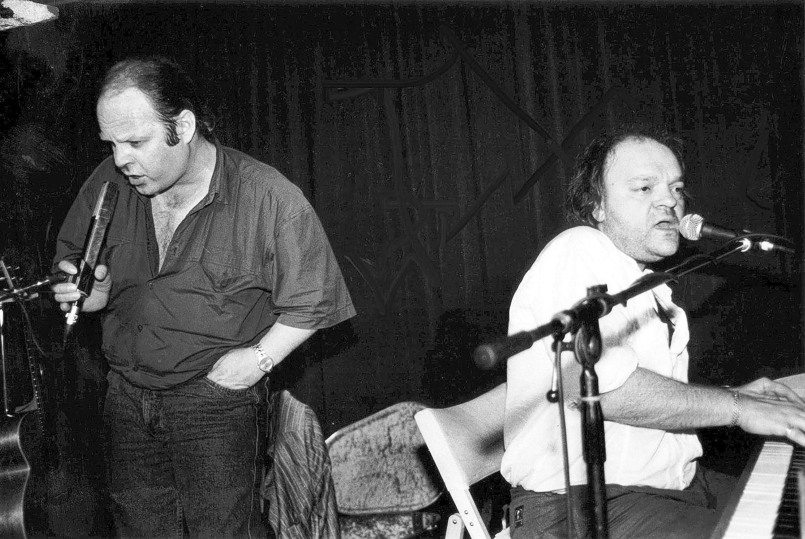 Mit dem Dichter und Sänger Gerulf Pannach (l., hier 1992 in Halle) bildete Christian Kunert ein herausragendes Liedermacher-Duo.