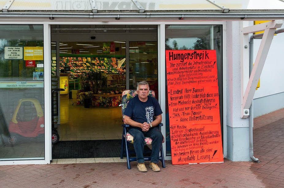 Freimut Hofmann vor seinem Laden.