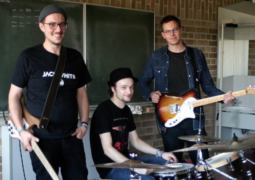 „KaguKagu“ (von links): Joe (Bass), Axel (Schlagzeug) und Hans (Gitarre)