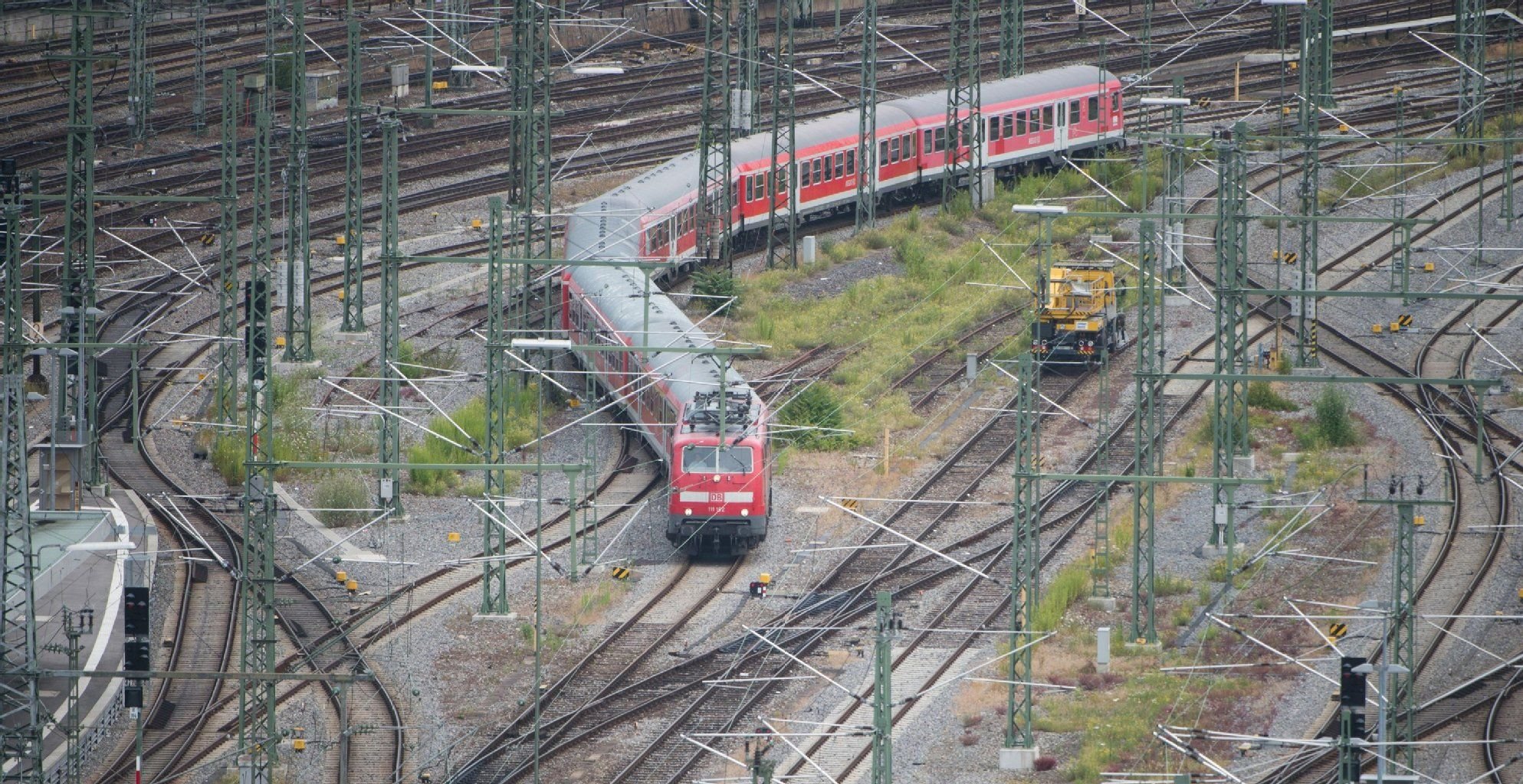 Die Bahn hat ihren Kunden eine Rekordsumme an Entschädigung gezahlt.