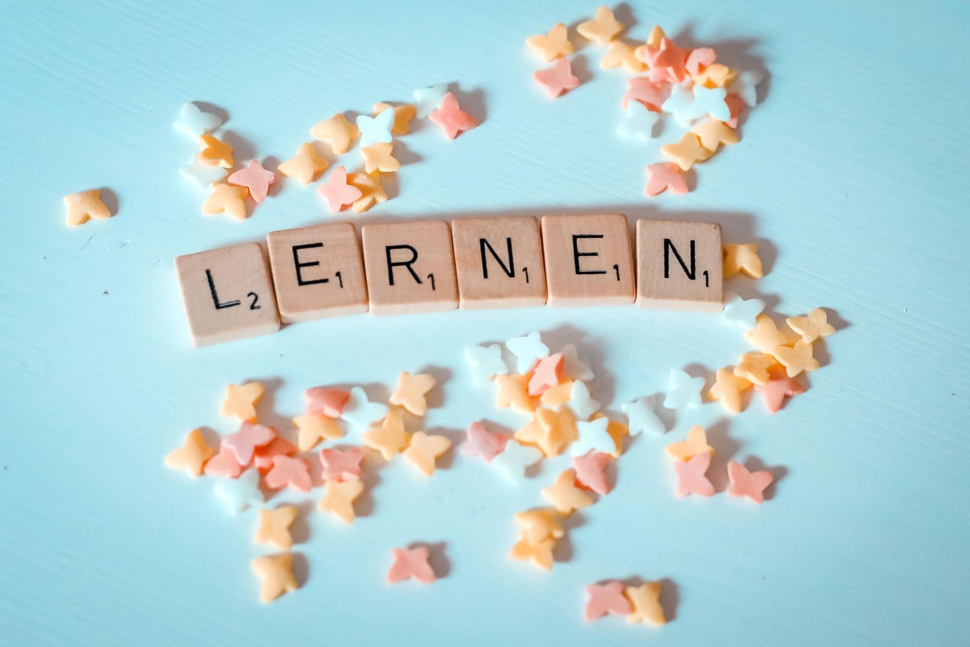 Bei Scrabble geht's so leicht, aber im echten Leben fällt es vielen Kindern und Jugendlichen schwer, sich zum Lernen zu motivieren.