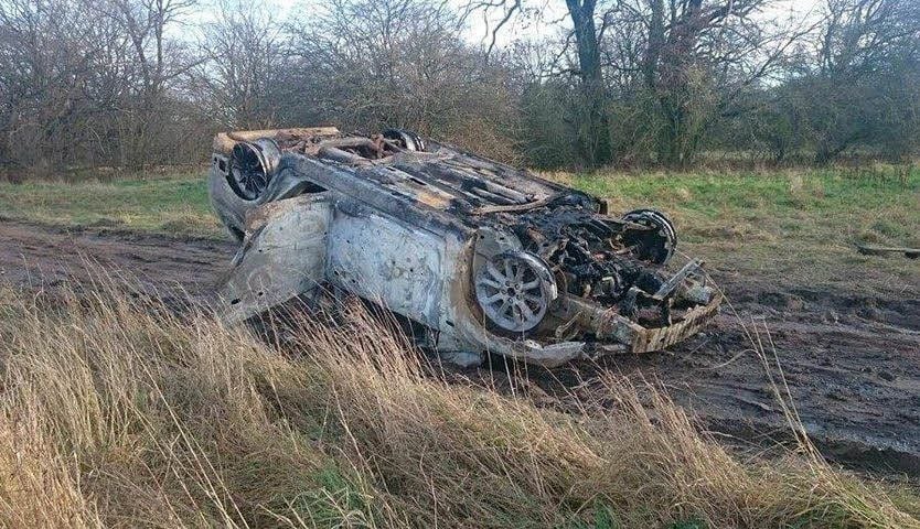 Das ausgebrannte Auto ist inzwischen abtransportiert.