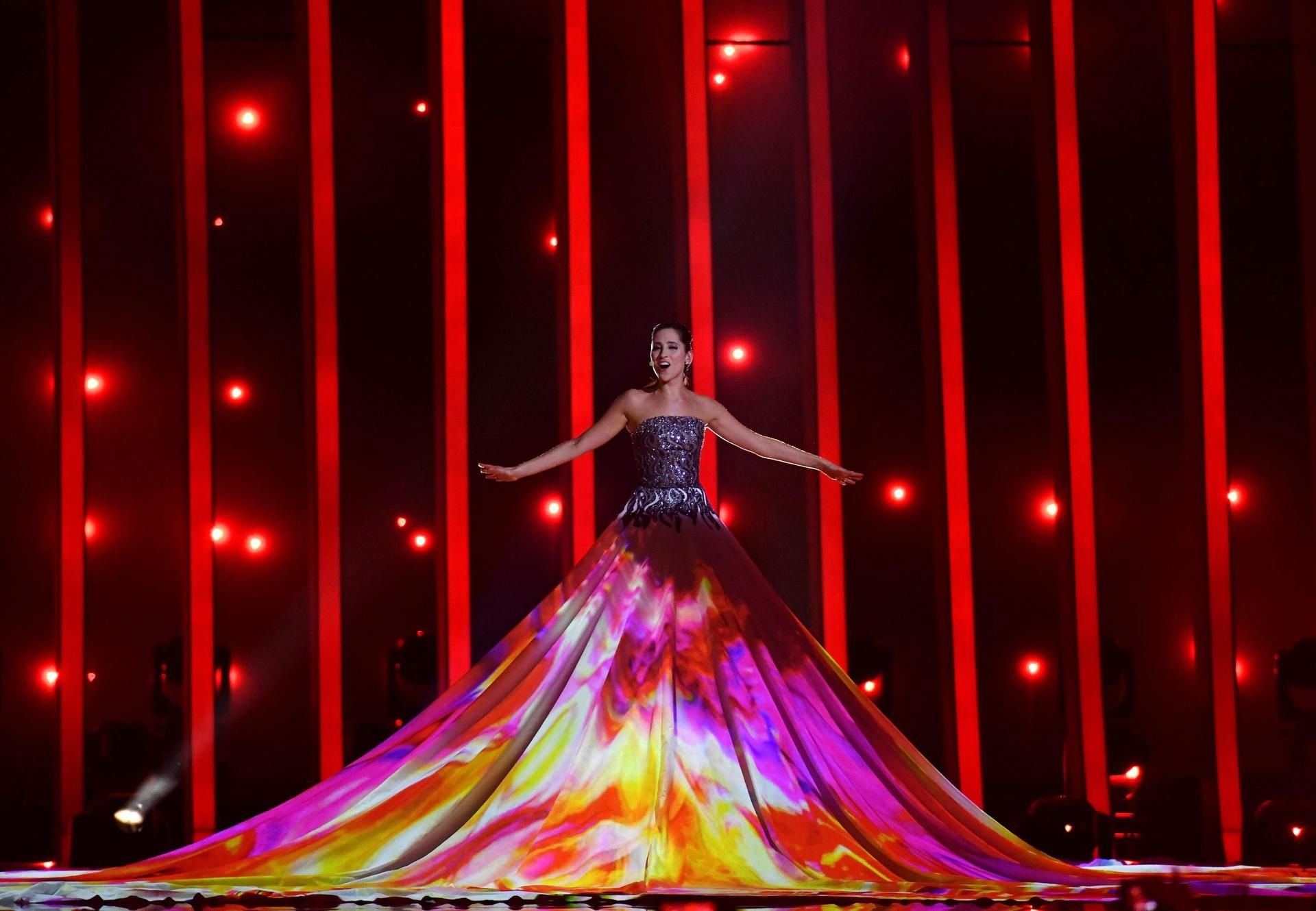 Das gigantische Kleid Elina Nechayeva aus Estland