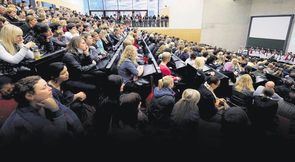 Unterfinanziert, dafür überfüllt: In Sachsen-Anhalt belegen 36.655 Studierende 34.000 Plätze und die Hochschulen plagen Defizite. Wie geht es weiter?
