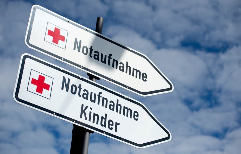 Nur bei lebensbedrohlichen Situationen soll die Notaufnahme aufgesucht werden.