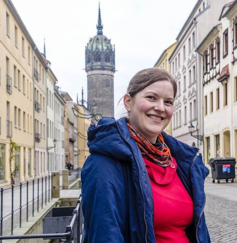 Andrea Schrader: Die sympathische Autorin und Wahlwittenbergerin hat gerade ihr zweites Buch veröffentlicht. Sie erfinde neue Welten und Protagonisten mit erstaunlichen Eigenschaften und Fähigkeiten, beschreibt ihr Verlag ihr jüngstes Werk.