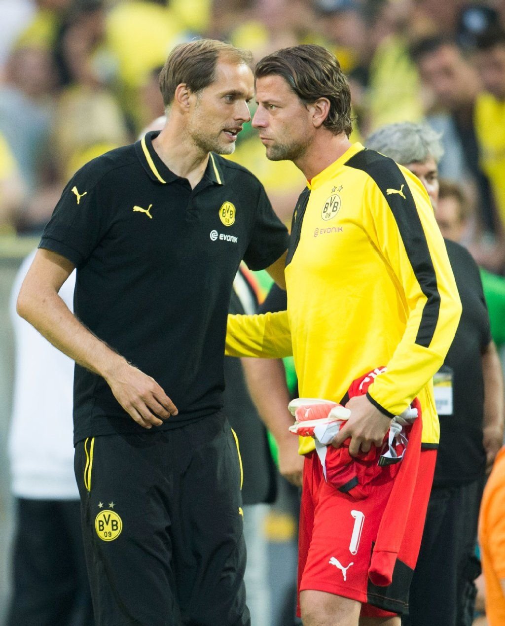 Im Europapokal setzt Thomas Tuchel (l.) auf Torhüter Roman Weidenfeller. Bild: Reuters
