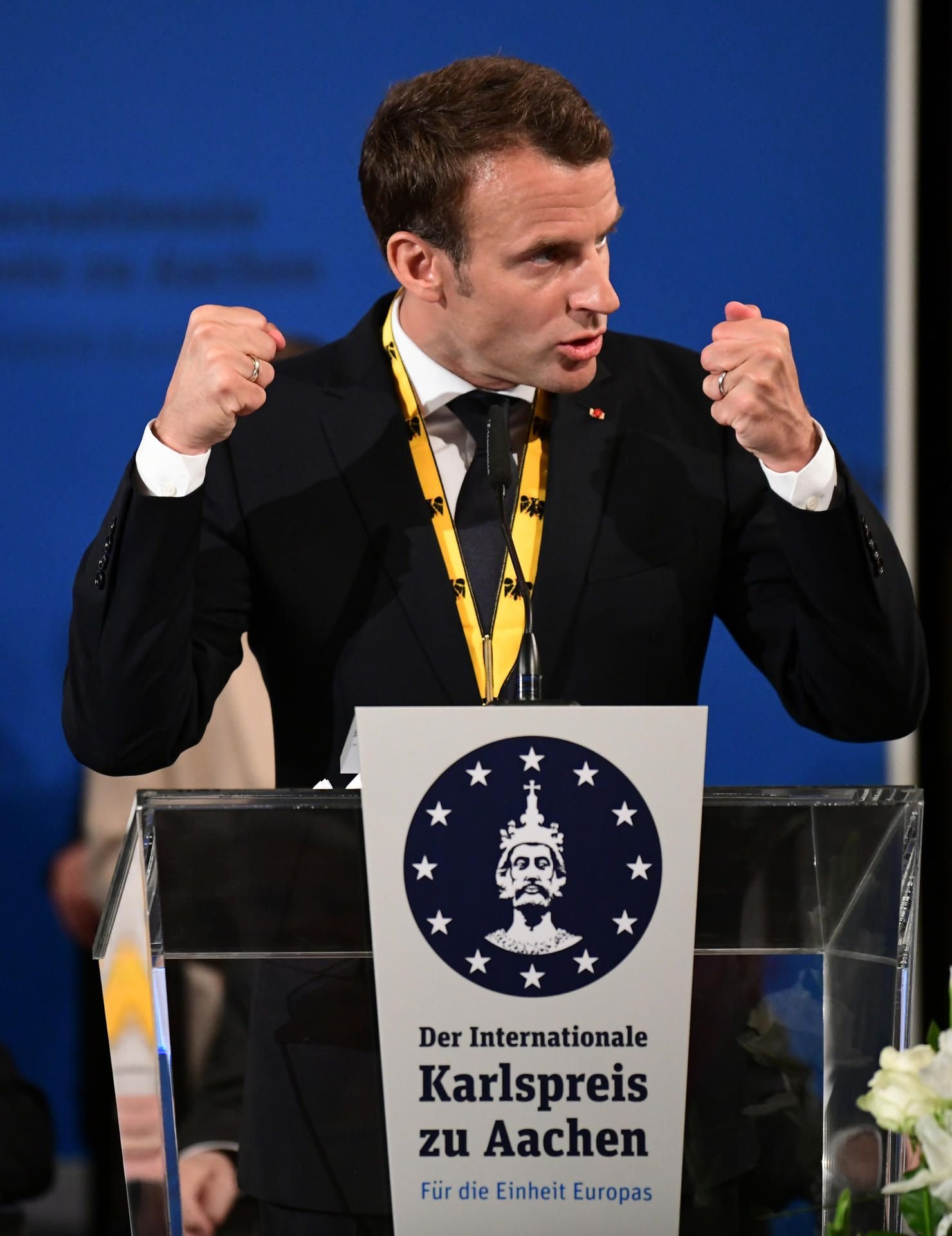 Der französische Staatspräsident Emmanuel Macron bei der Verleihung des Karlspreises in Aachen.