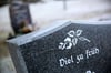 "Viel zu früh" steht auf dem Grabstein von Heike Wunderlich in Altensalz