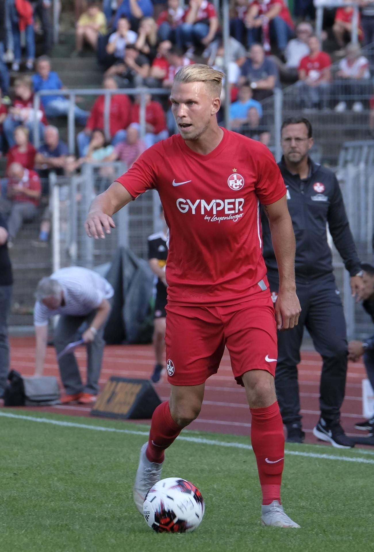 Janek Sternberg im Trikot des 1. FC Kaiserslautern.