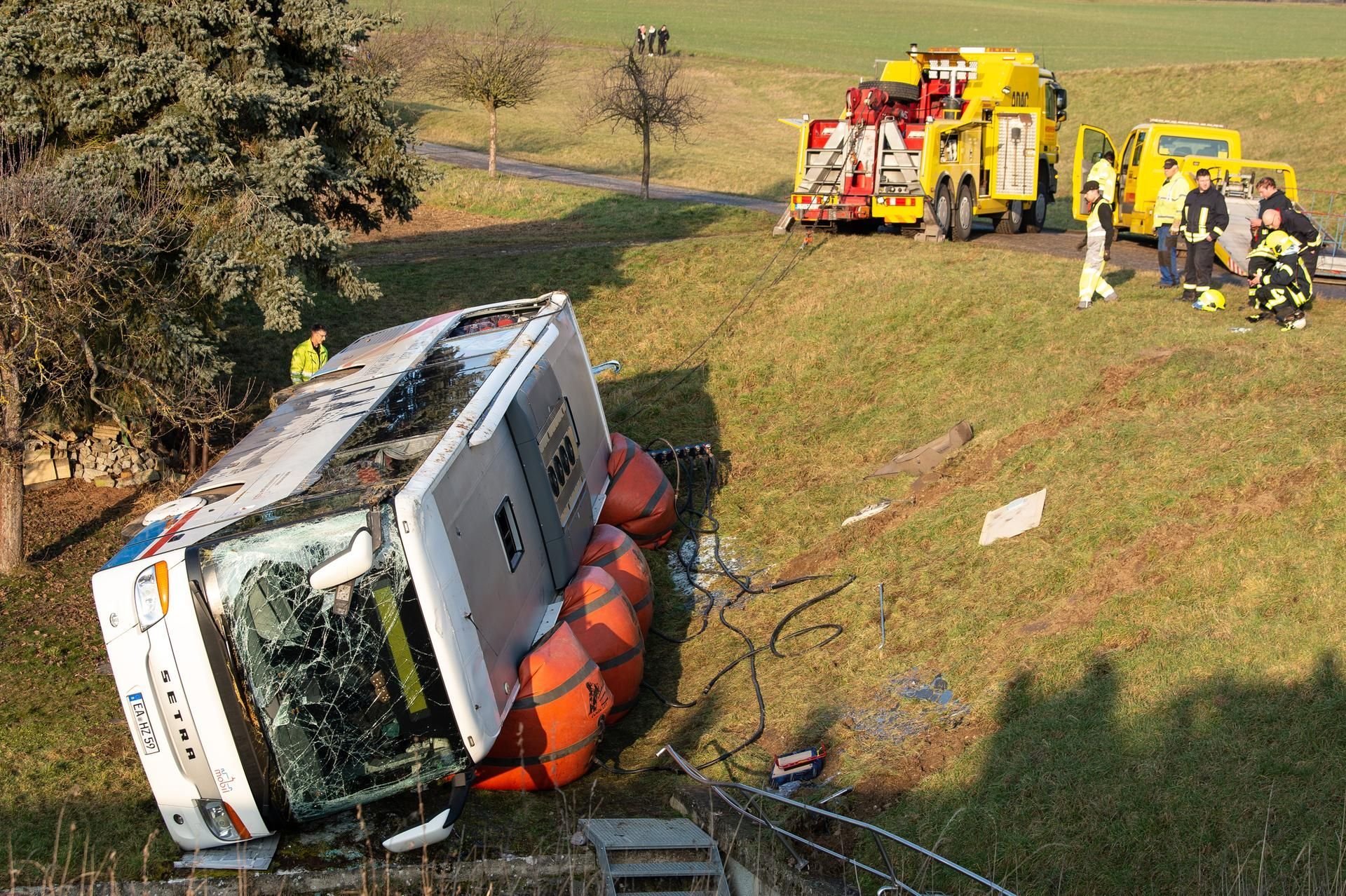 Am 23. Januar war ein mit vielen Kindern besetzter Bus auf dem Weg zur Grundschule in Berka in einen Graben gerutscht. Bei dem Unfall kamen zwei Kinder ums Leben.