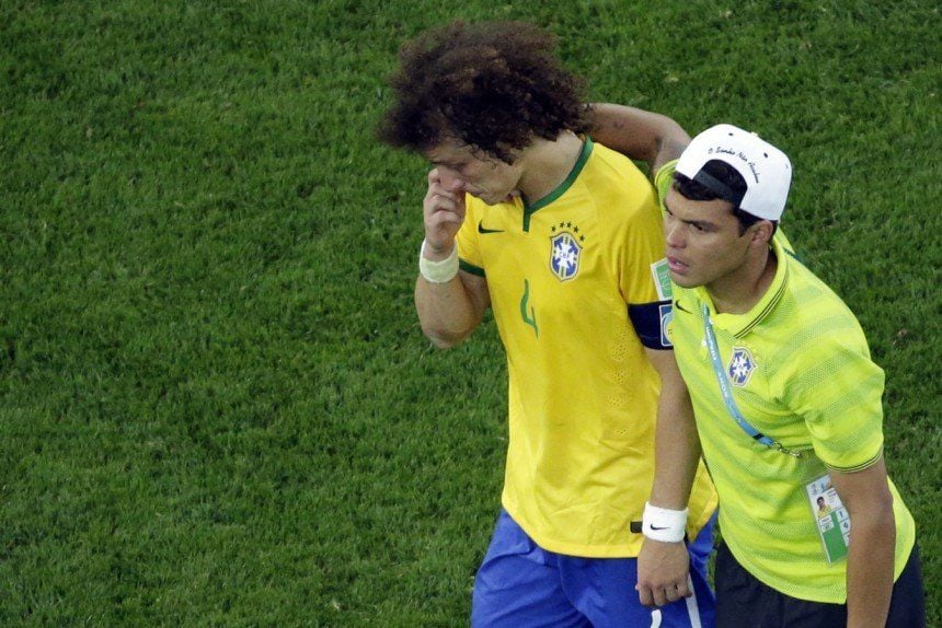Der Brasilianer David Luiz (links) gilt als rigeroser Abwehrspieler, doch ab und zu weint auch er. Im Auto kann man das besonders gut.