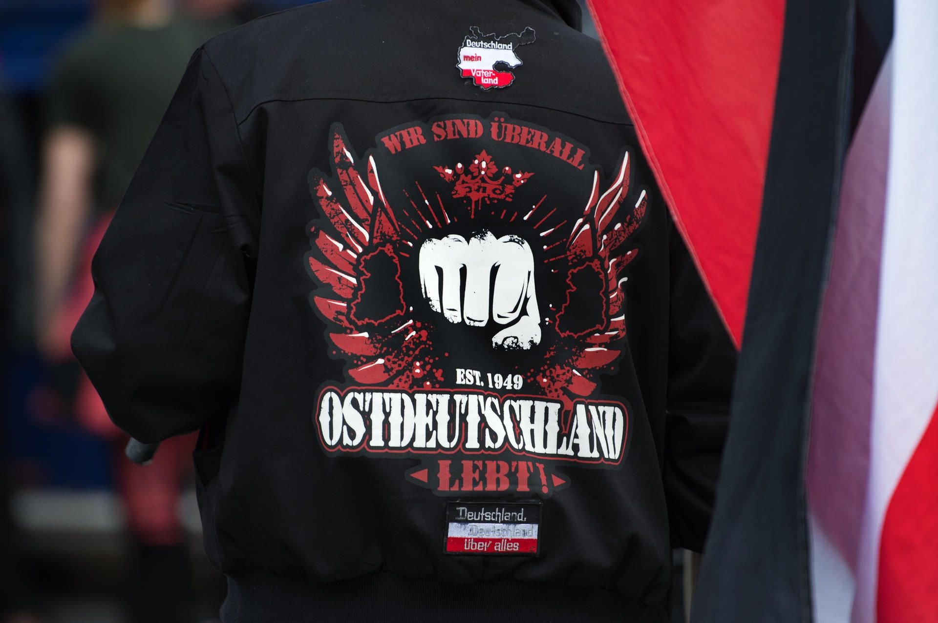 In Ostdeutschland ist Rechtsextremismus ein größeres Problem als im Westen.