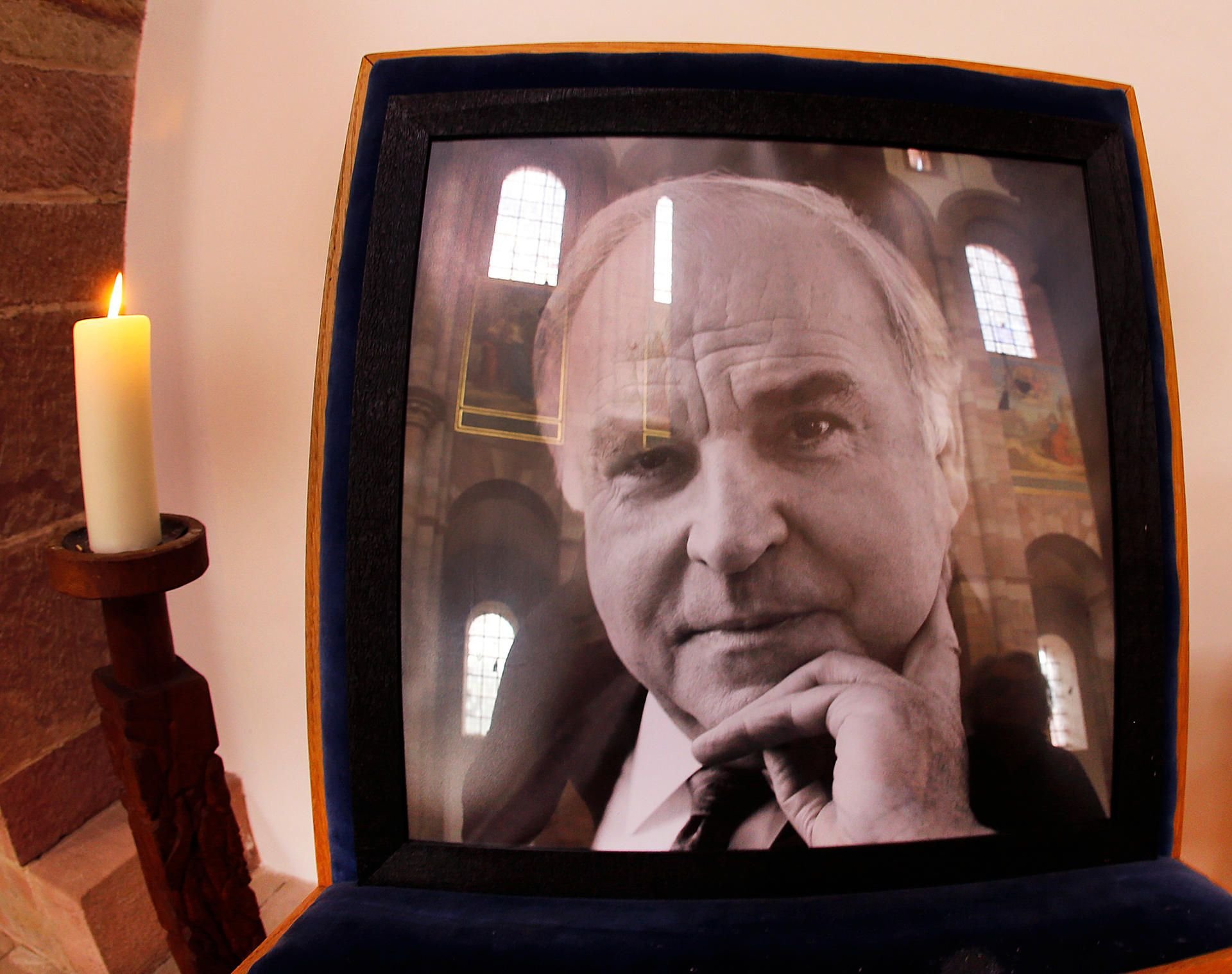 Der Altkanzler Helmut Kohl wird in Straßburg und Ludwigshafen geehrt und anschließend in Speyer beigesetzt.