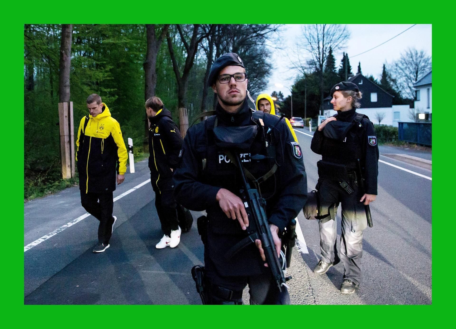 BVB-Profis in Polizeibegleitung