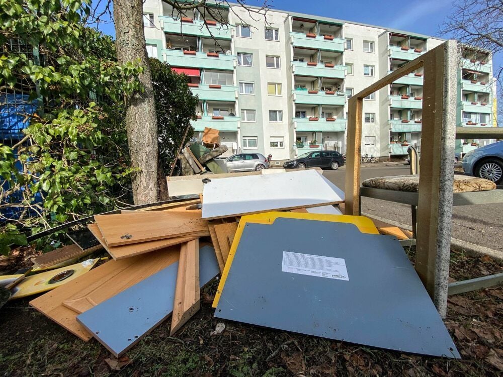 Die Umweltdetektive sollen den Verursachern solcher illegalen Müllkippen auf die Spur kommen und sie zur Kasse bitten.