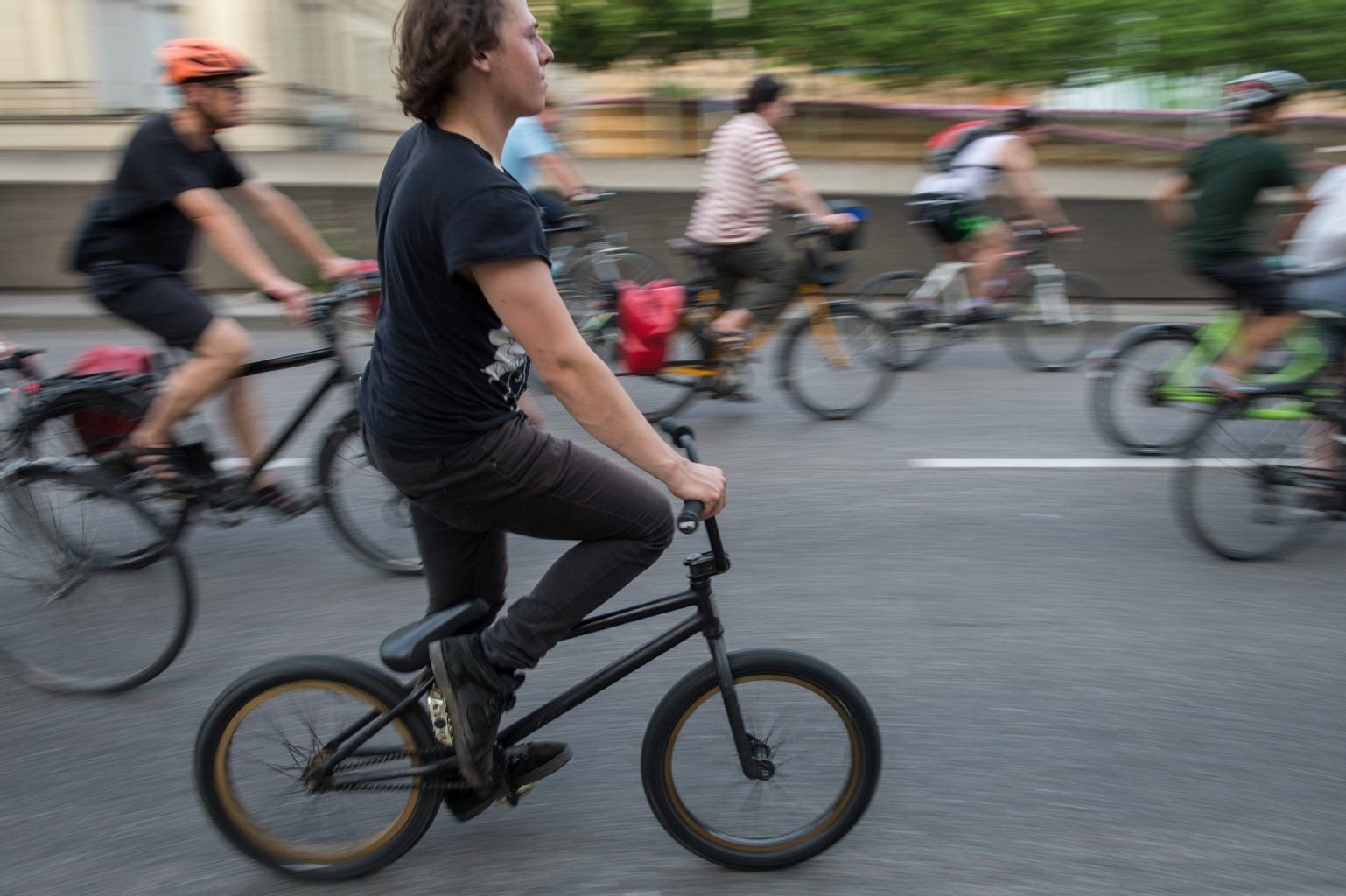 Kaum einer kennt die Regeln: Dürfen Radler auf der Straße fahren, auch wenn es einen Radweg gibt?