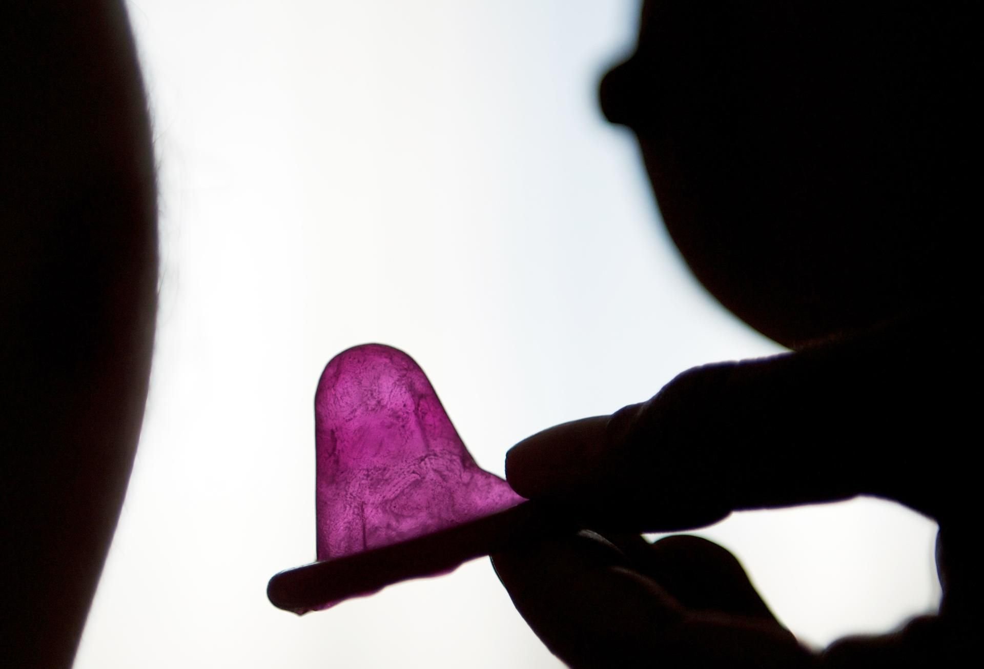 Wenn der Mann beim Sex heimlich das vorher abgesprochene Kondom entfernt, nennt man das Stealthing.