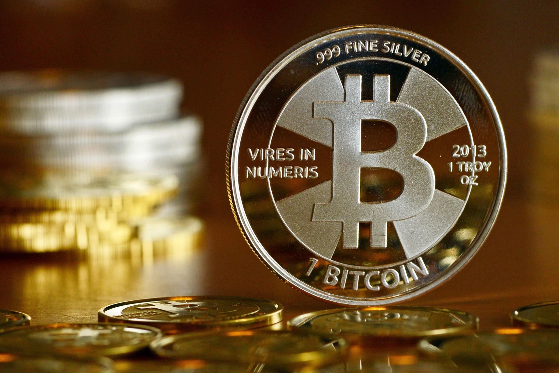 Symbolische Bitcoin-Münzen.
