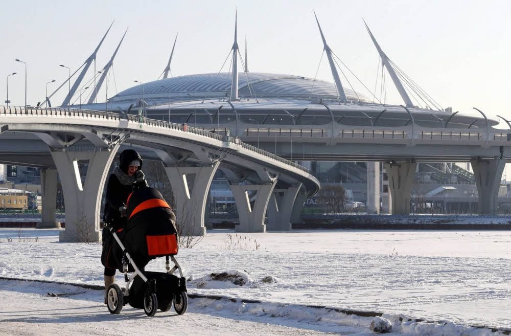 Futuristisch kommt das nagelneue WM-Stadion in St. Petersburg daher. Die Arena steht auf einer Insel direkt an der Newa-Mündung in die Ostsee.