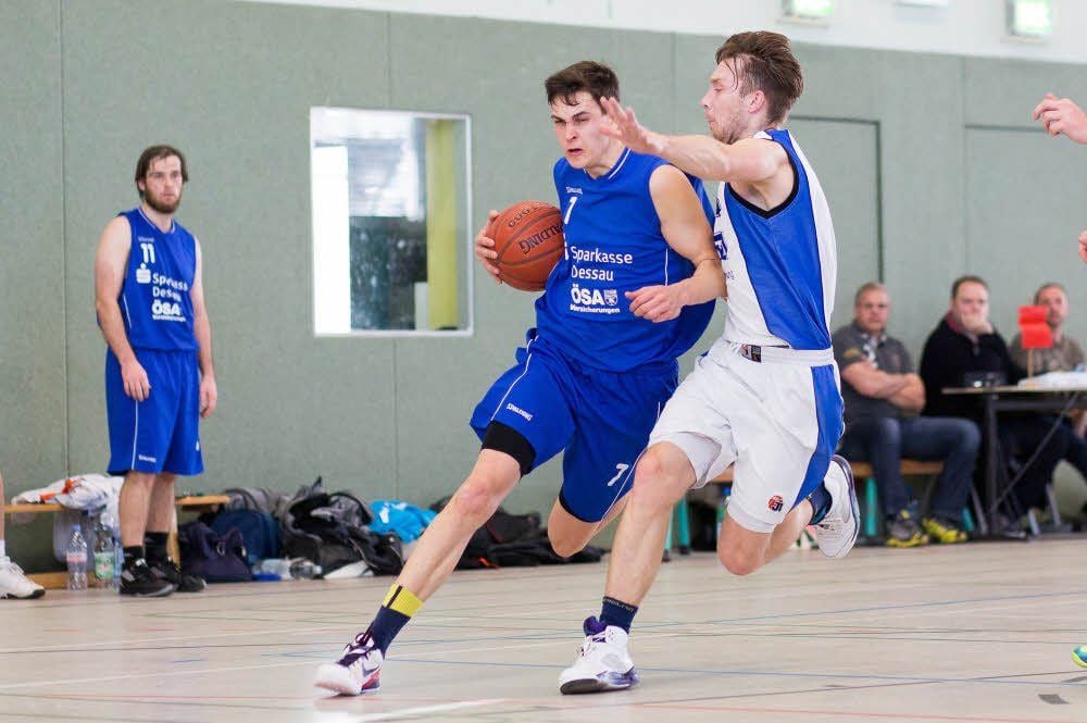 Dem BC Anhalt, hier Stefan Ahrens (l.), unterlief ein kurioses Malheur - bereits zum zweiten Mal in dieser Saison.