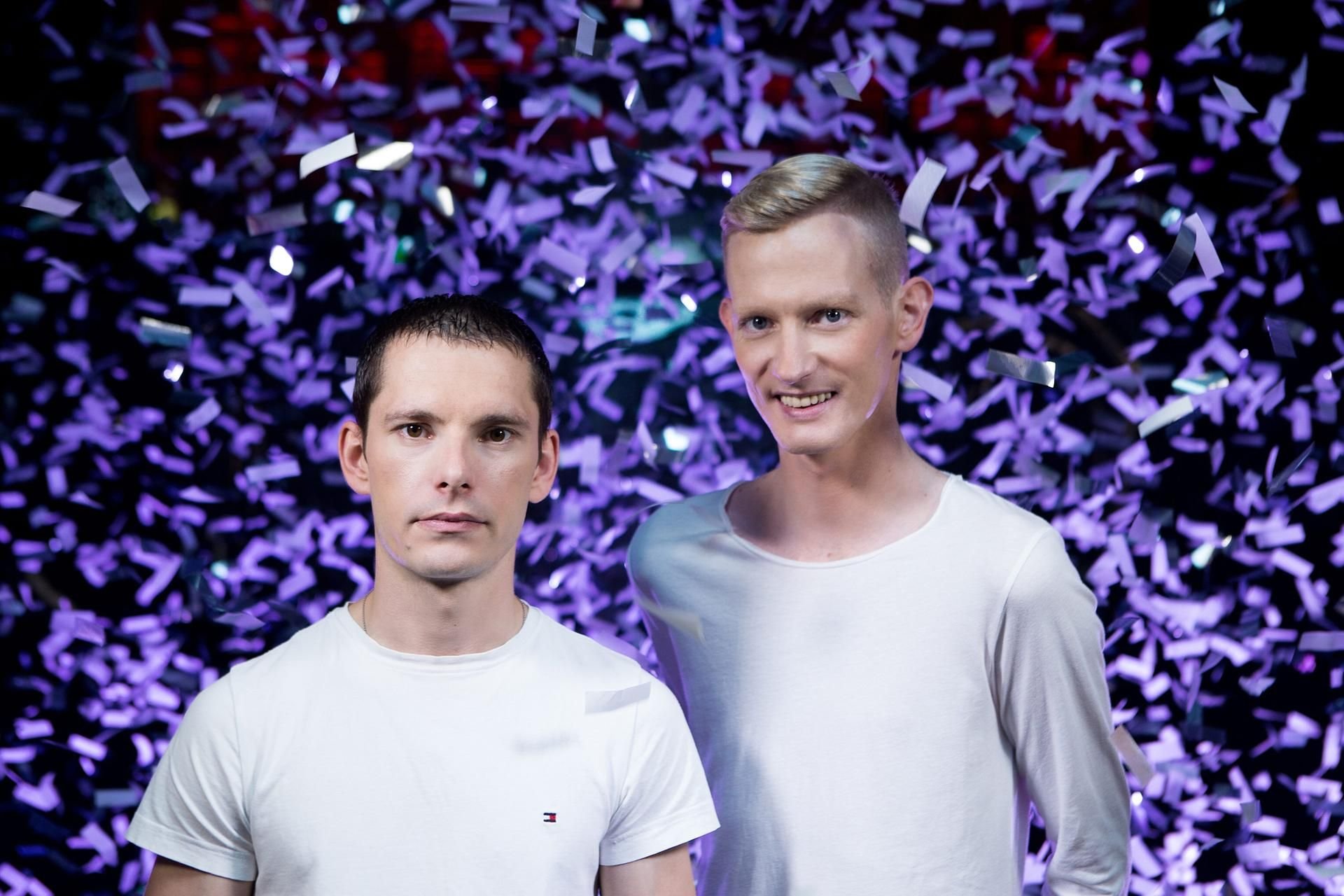 Das DJ-Duo „Gestört aber Geil“ mit Nico Wendel (l) und Marcel Stephan.