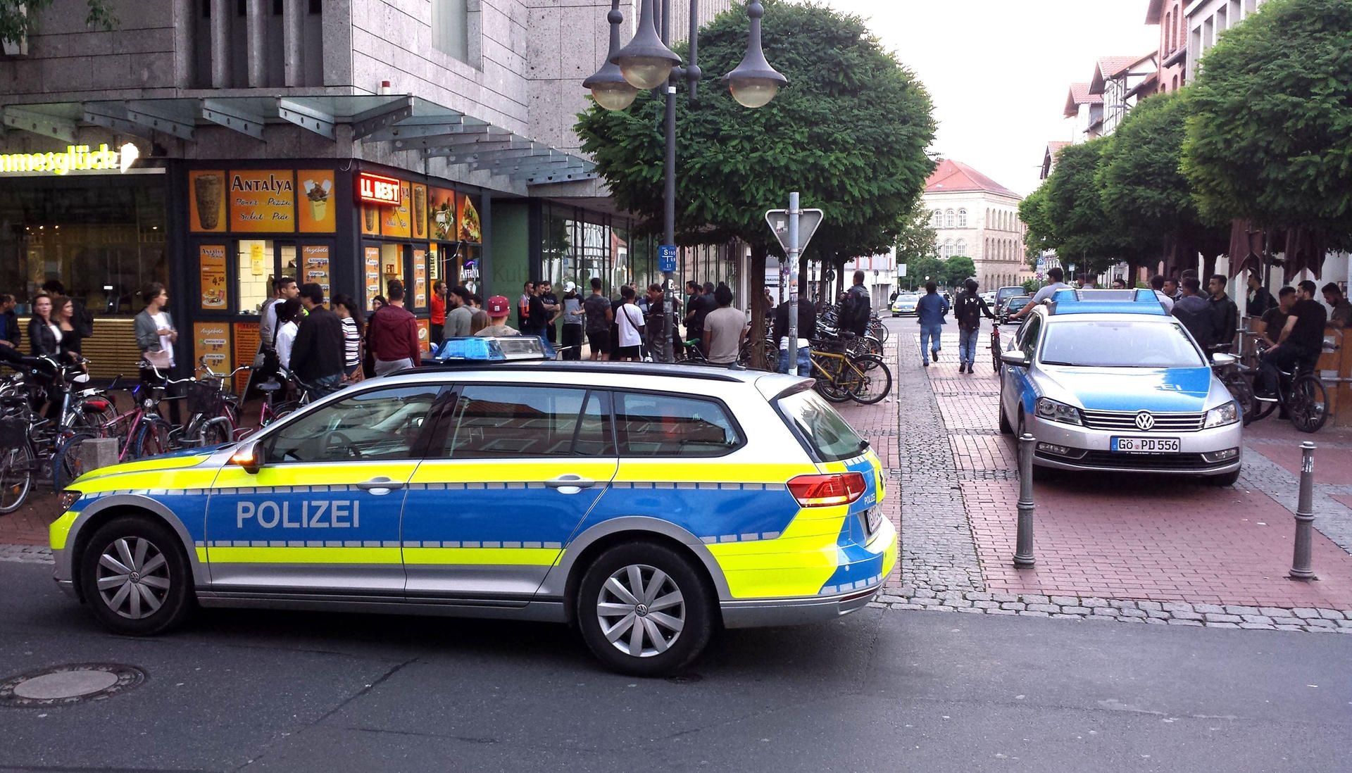 Bei einer Schlägerei in der Göttinger Innenstadt haben laut Polizei Syrer und Libanesen aufeinander eingeprügelt.
