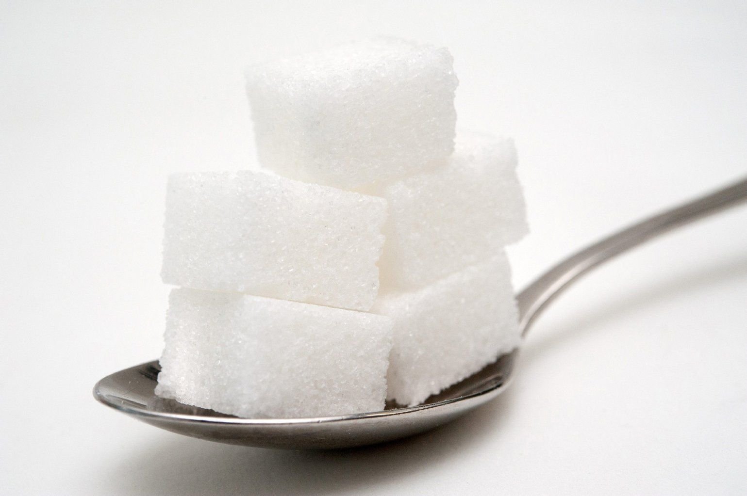 Bei Diabetes kann der Körper die Zuckerbausteine aus der Nahrung nicht richtig verwerten - der Zuckerspiegel im Blut steigt dadurch gefährlich an.