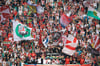 Stimmung in der RBL-Fankurve - hinter den Fans der „Roten Bullen“ liegt ein Jahr in der Fußball-Bundesliga.