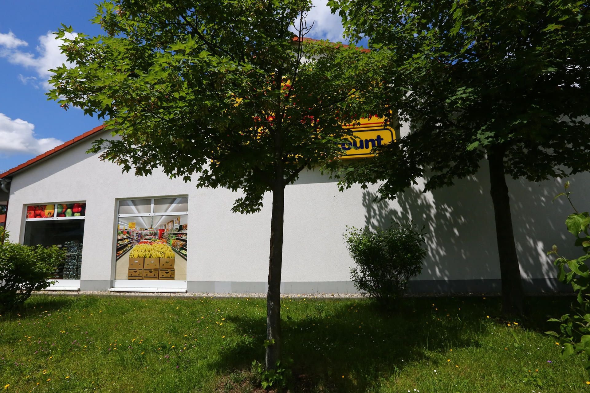 In einem Supermarkt in Arnsdorf kam es im Jahr 2016 zu einem Streit mit einem Iraker. Jetzt wurde der Mann tot aufgefunden.