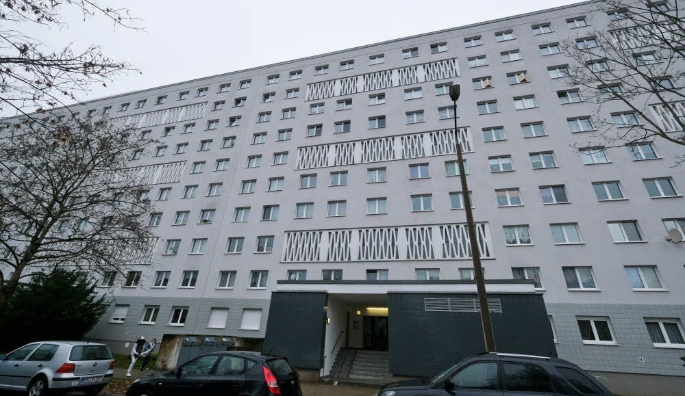 In dem Hochhaus in der Zerbster Straße in Halle-Neustadt vermietet Grand City Property einige seiner halleschen Wohnungen.