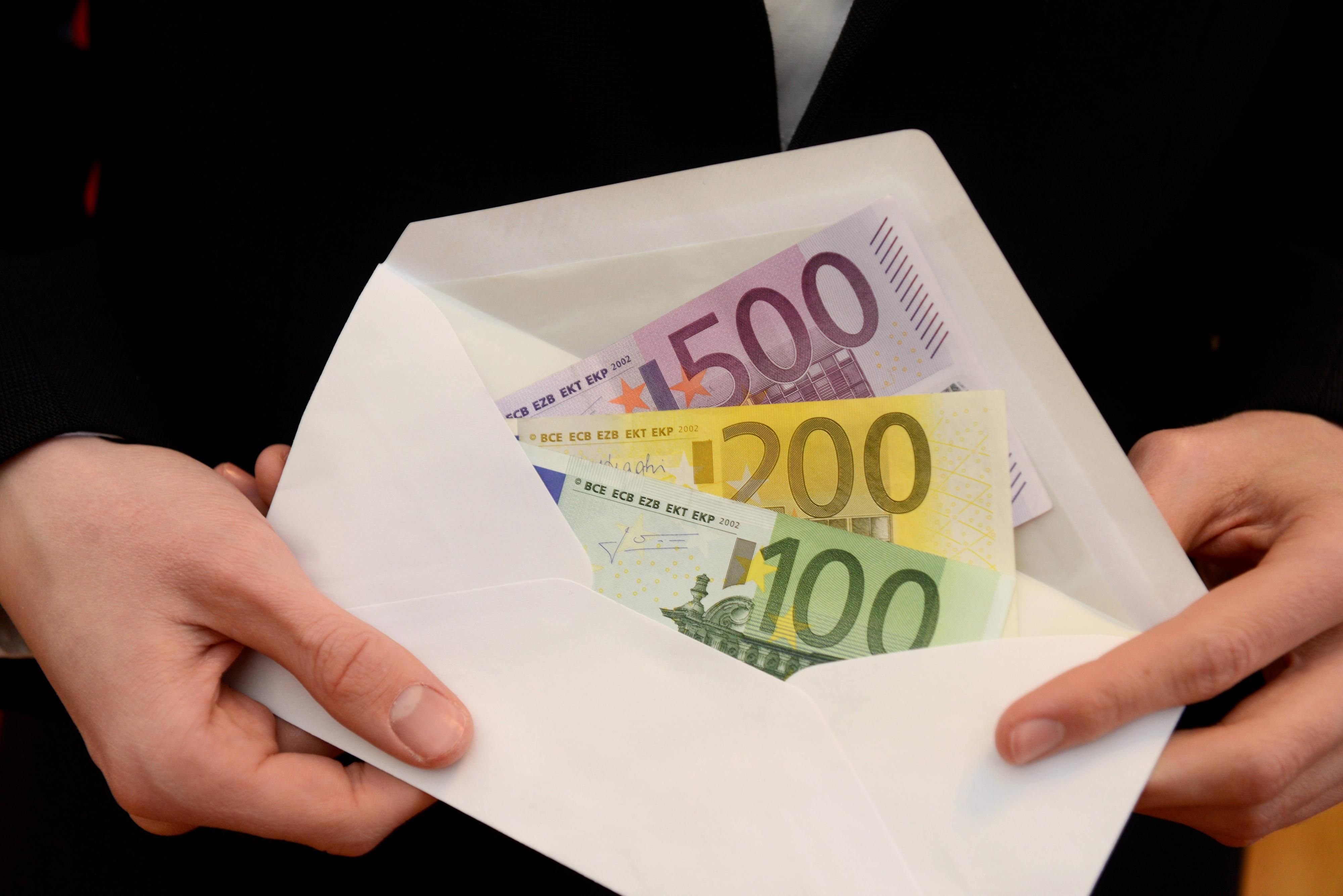 Laut der Untersuchung sind Einstiegsgehälter in Höhe von 50.000 Euro auch für Akademiker mit Bachelorabschluss drin.